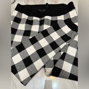 Torrid size 1 black white plaid stretch thick leggings